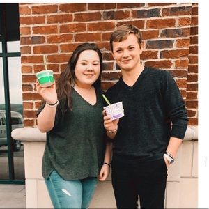 Meet your Posher, Levi